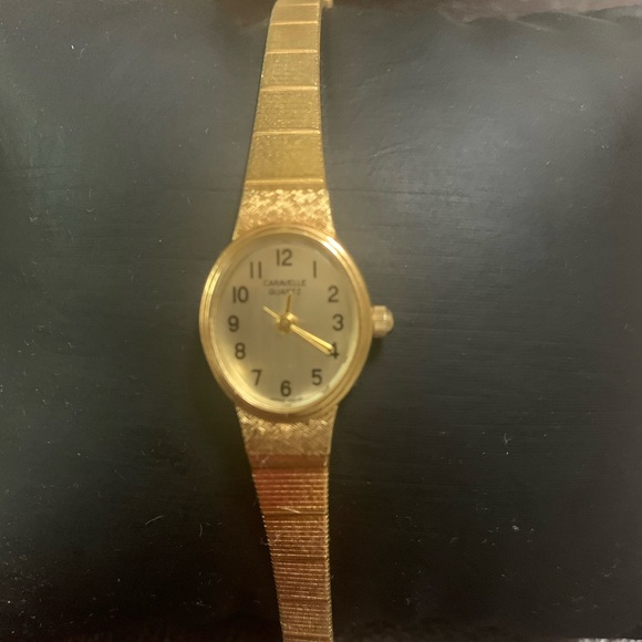 Vintage Caravelle By Bulova Quartz Ladies Gold Tone Watch